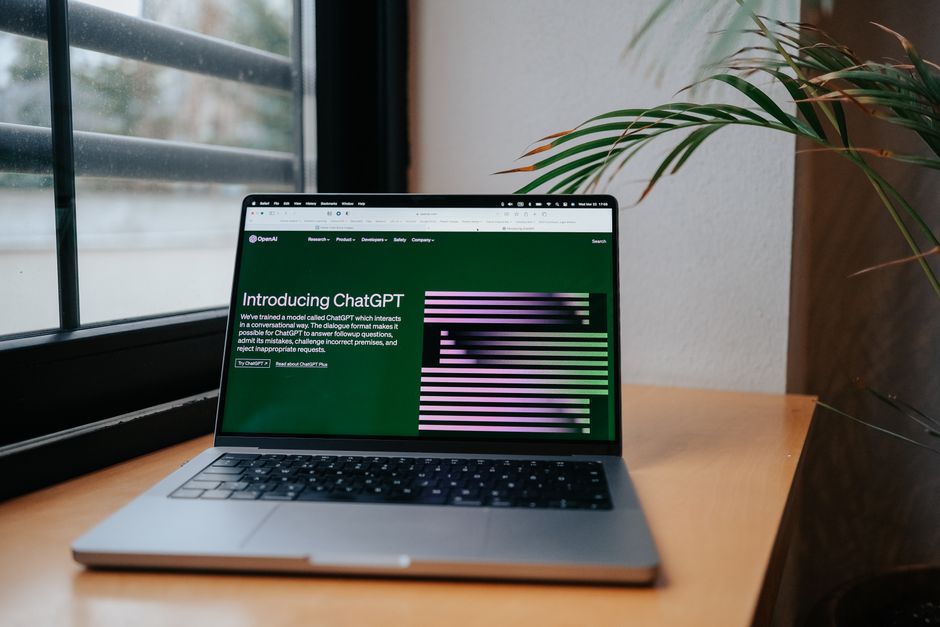 AI Workflows for Small Business: ChatGPT, Zapier or Custom?