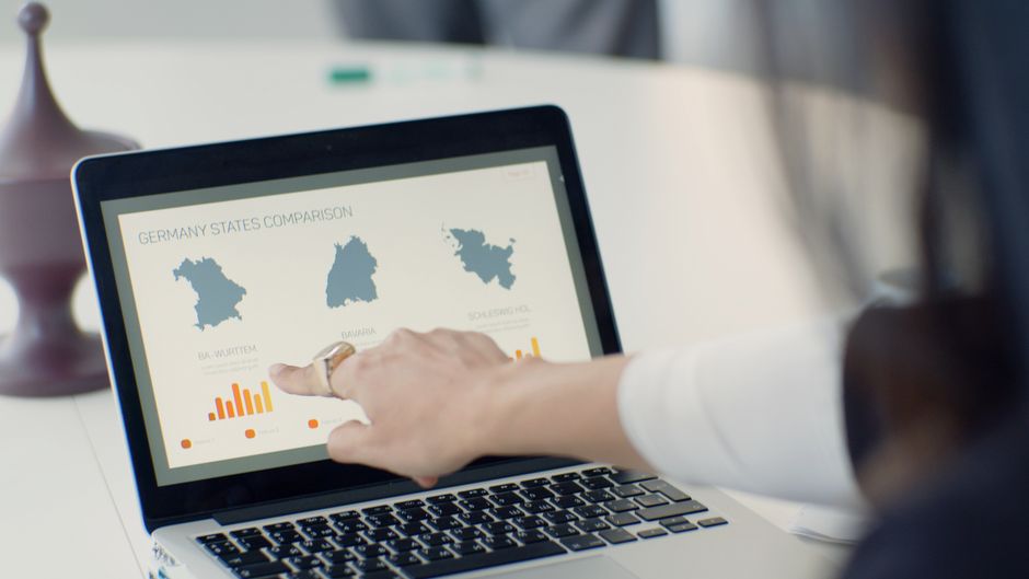 Customer Portal Comparison 2026: Assembly vs Softr vs SuiteDash